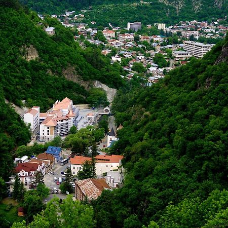 Borjomi Classic Hotel Экстерьер фото