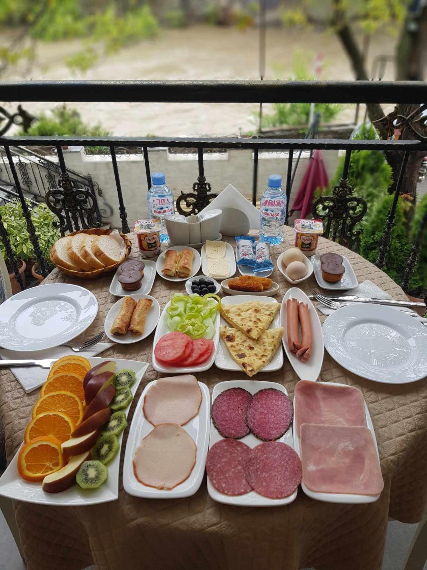 Borjomi Classic Hotel Экстерьер фото