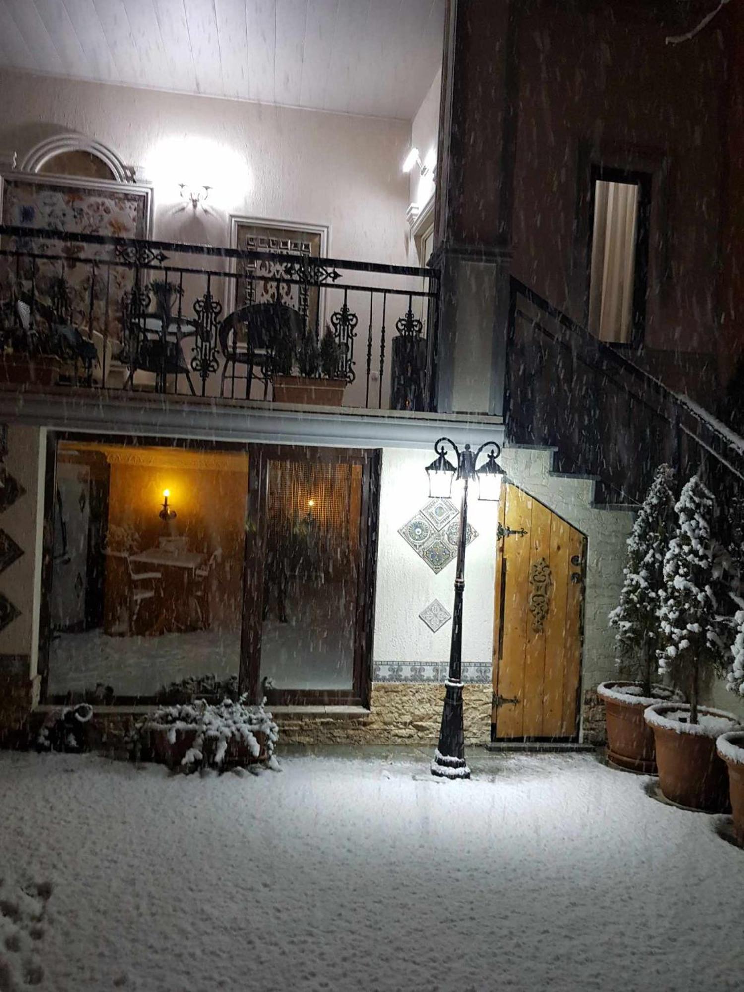 Borjomi Classic Hotel Экстерьер фото
