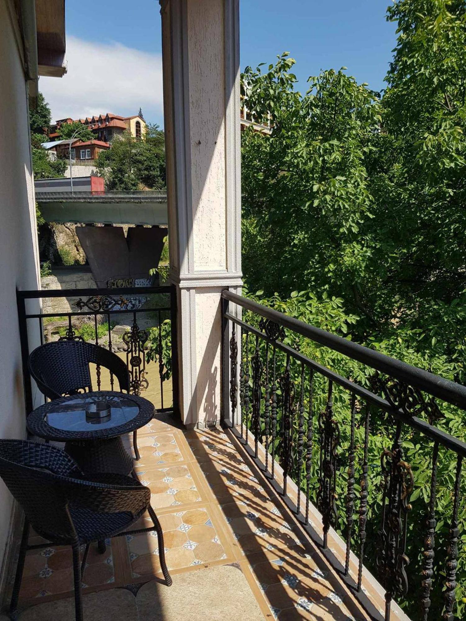 Borjomi Classic Hotel Экстерьер фото