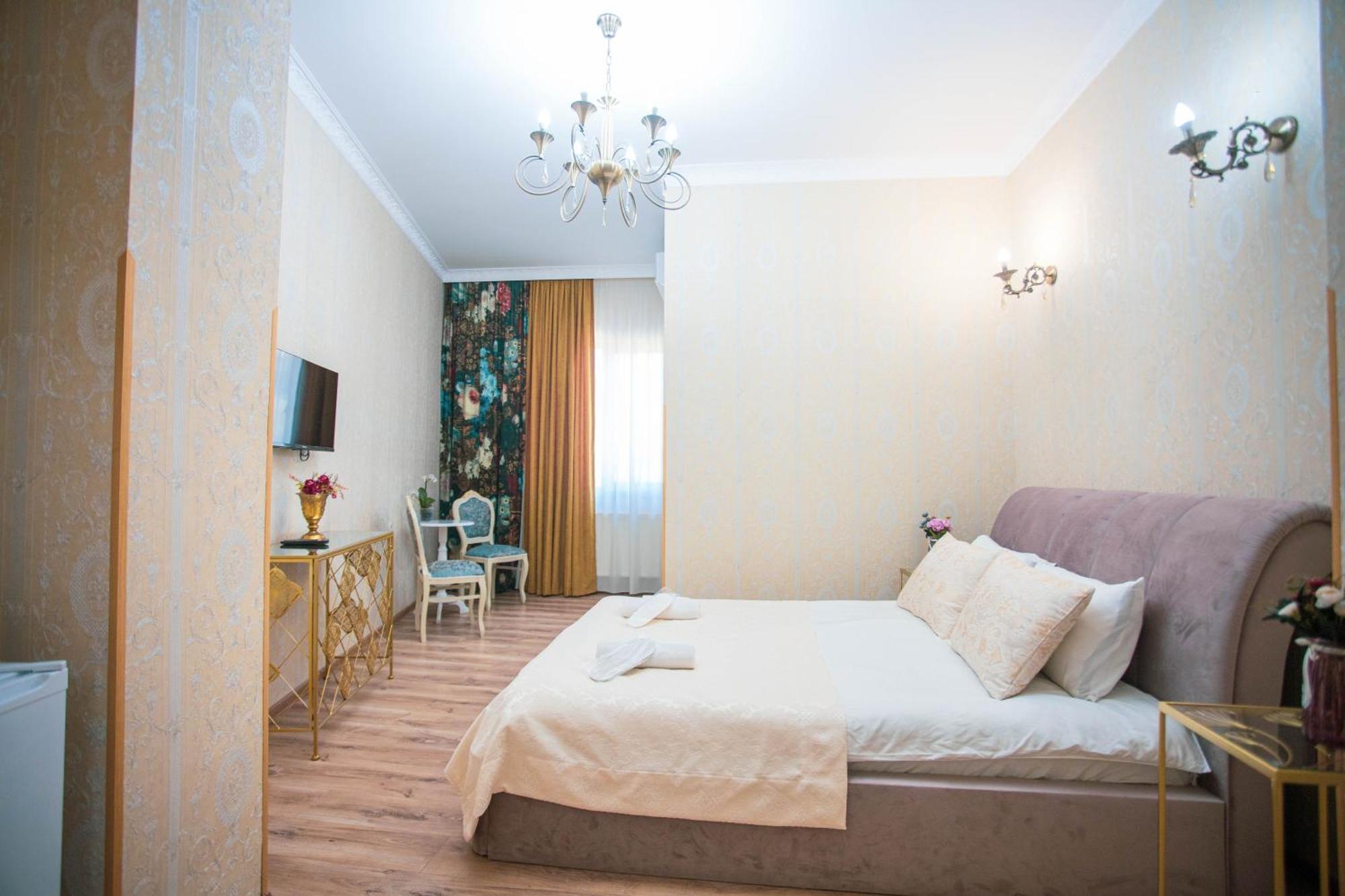 Borjomi Classic Hotel Экстерьер фото