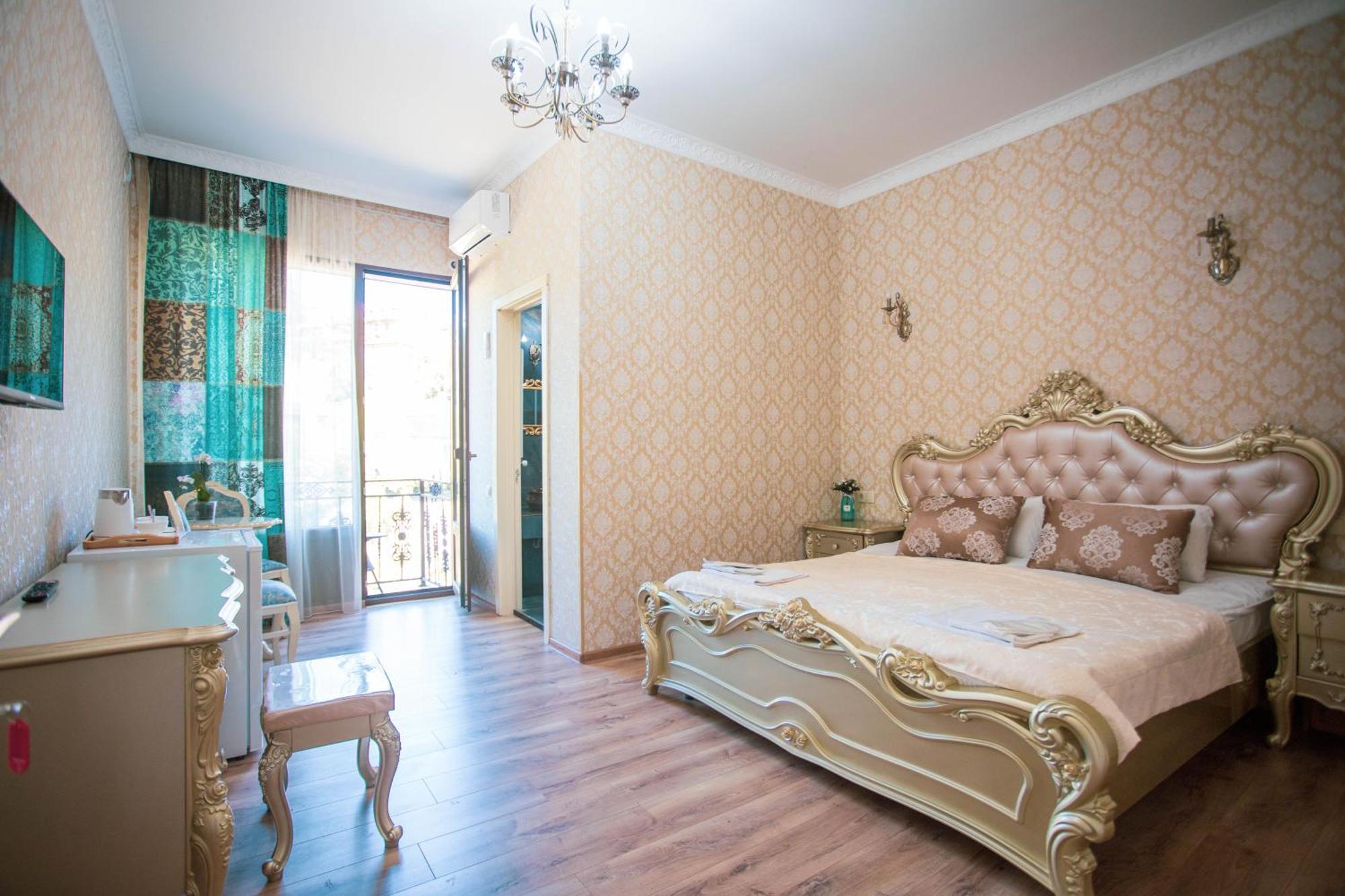 Borjomi Classic Hotel Экстерьер фото