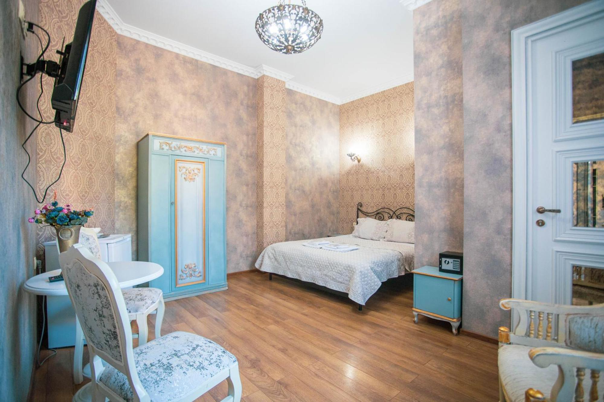 Borjomi Classic Hotel Экстерьер фото