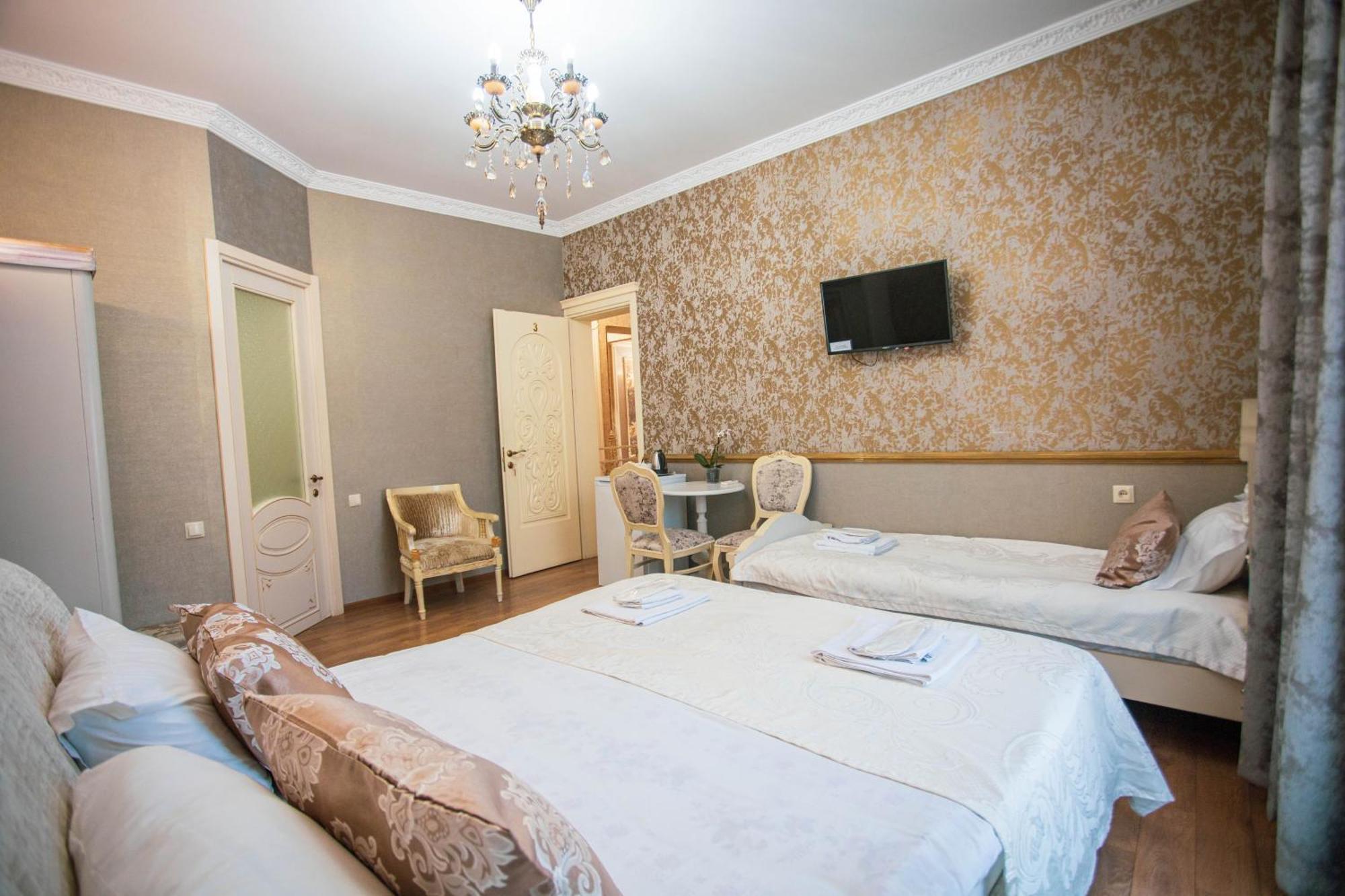 Borjomi Classic Hotel Экстерьер фото