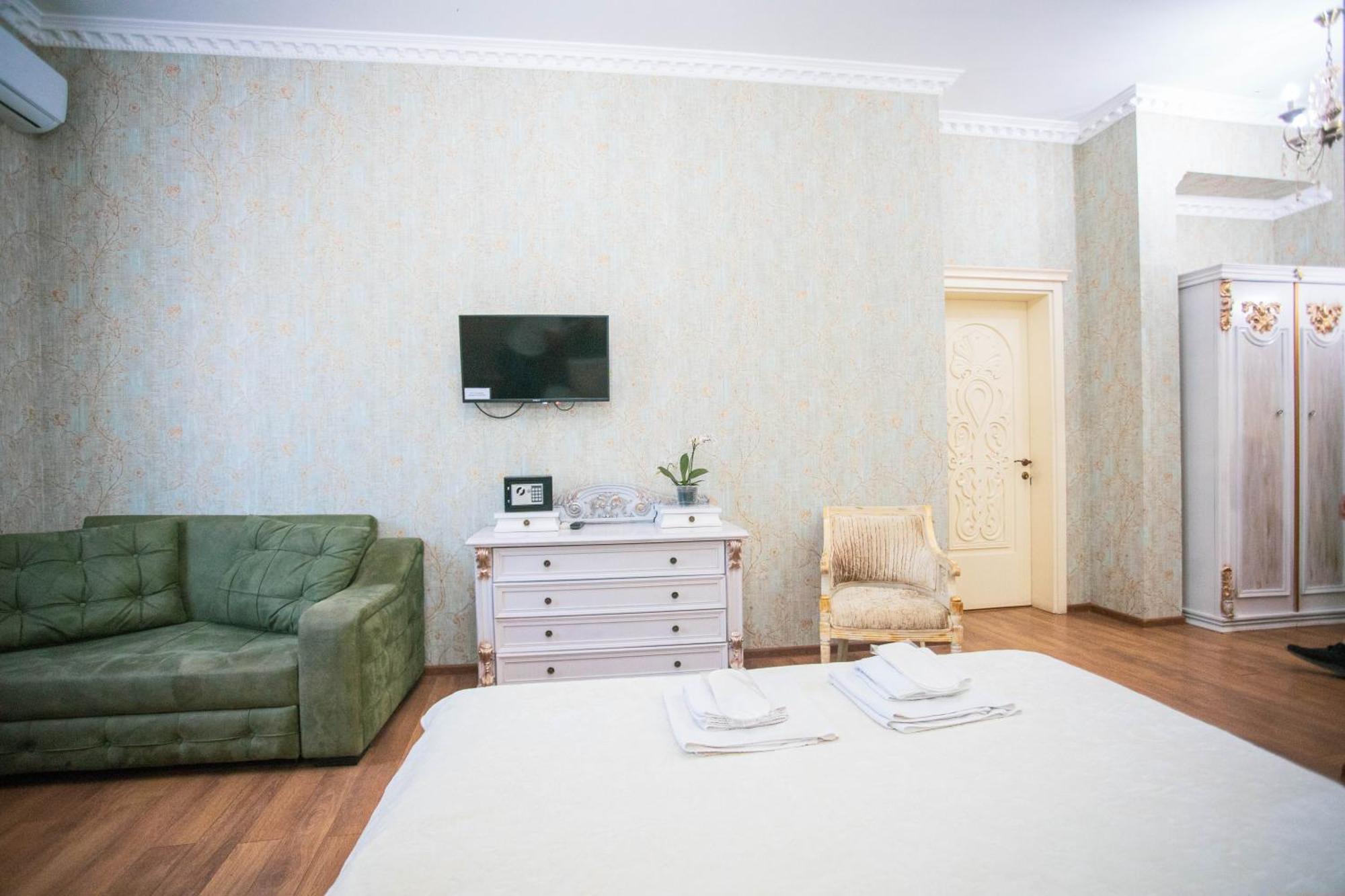 Borjomi Classic Hotel Экстерьер фото