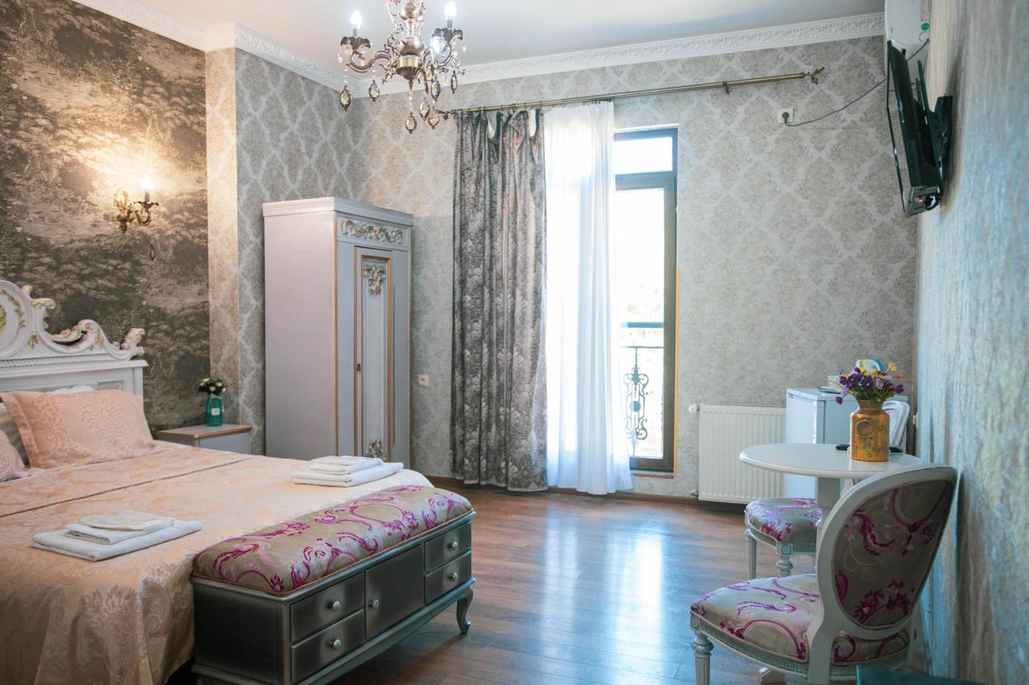Borjomi Classic Hotel Экстерьер фото