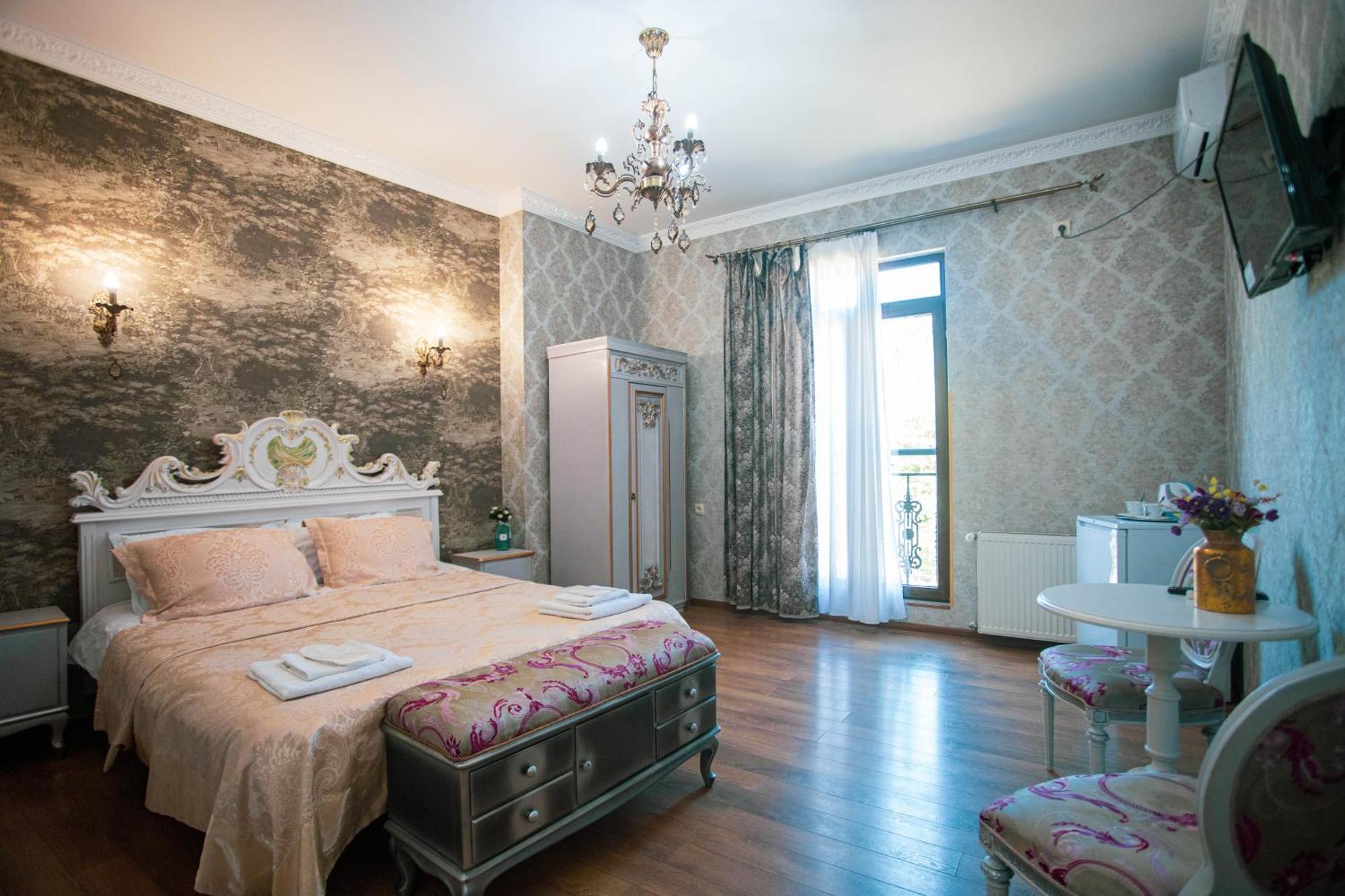 Borjomi Classic Hotel Экстерьер фото