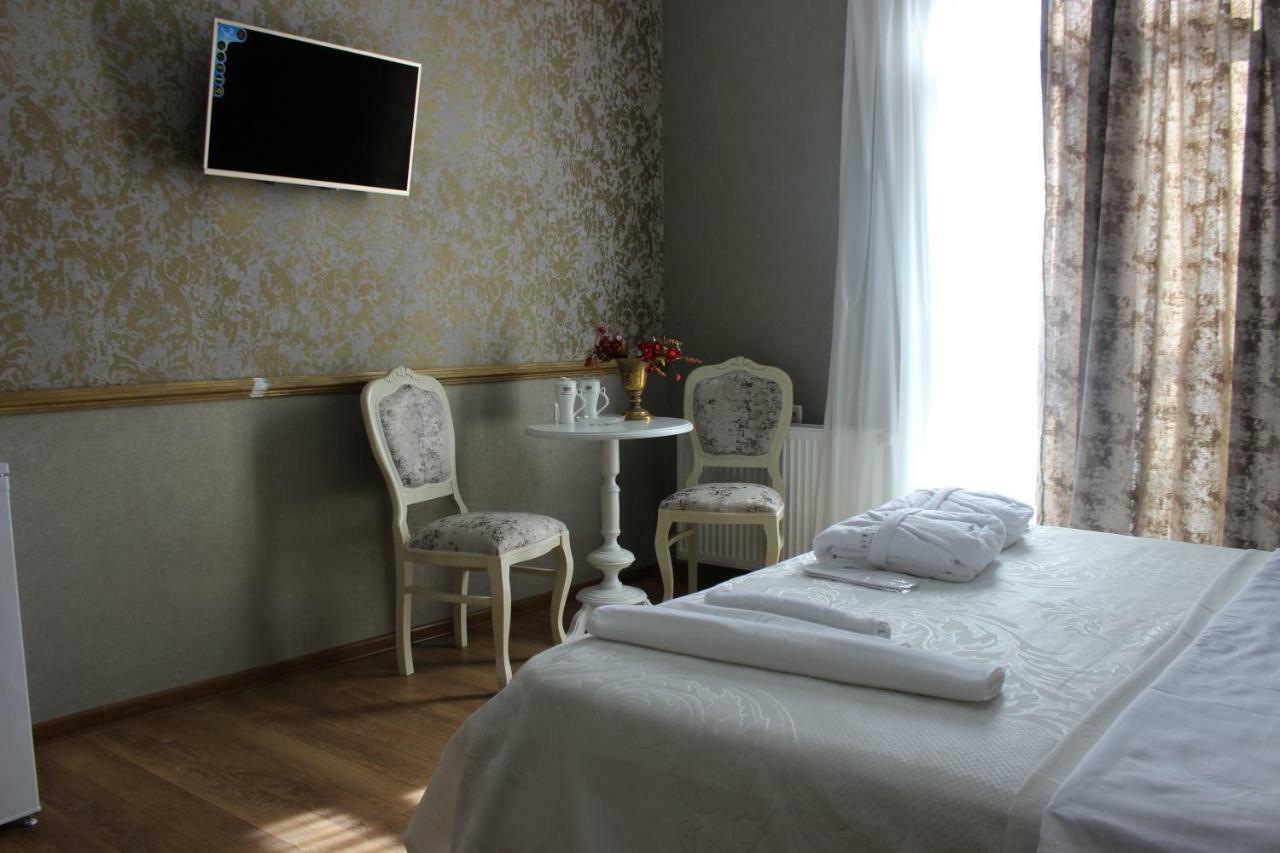 Borjomi Classic Hotel Экстерьер фото