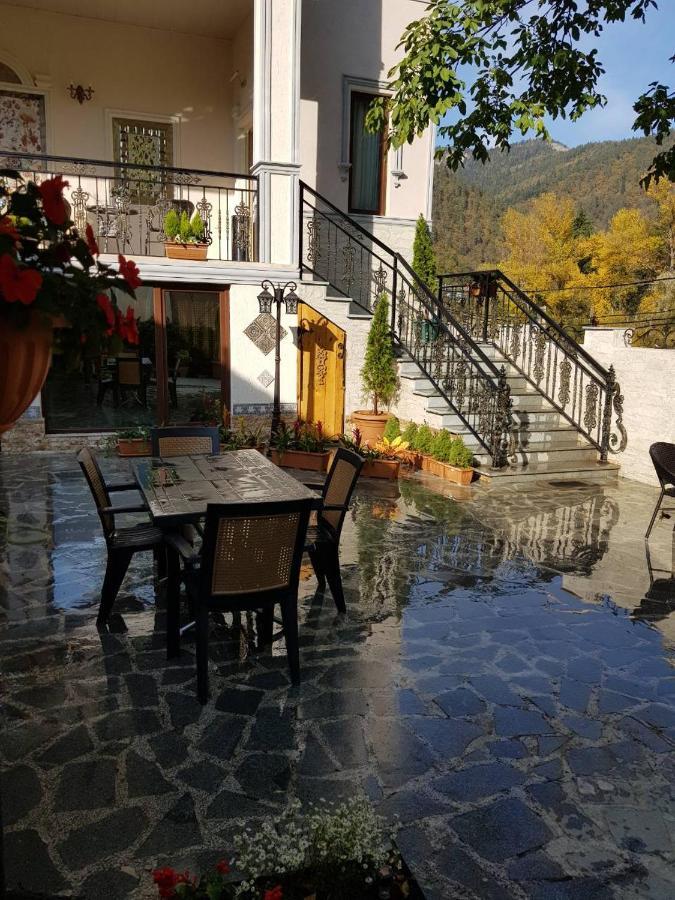 Borjomi Classic Hotel Экстерьер фото